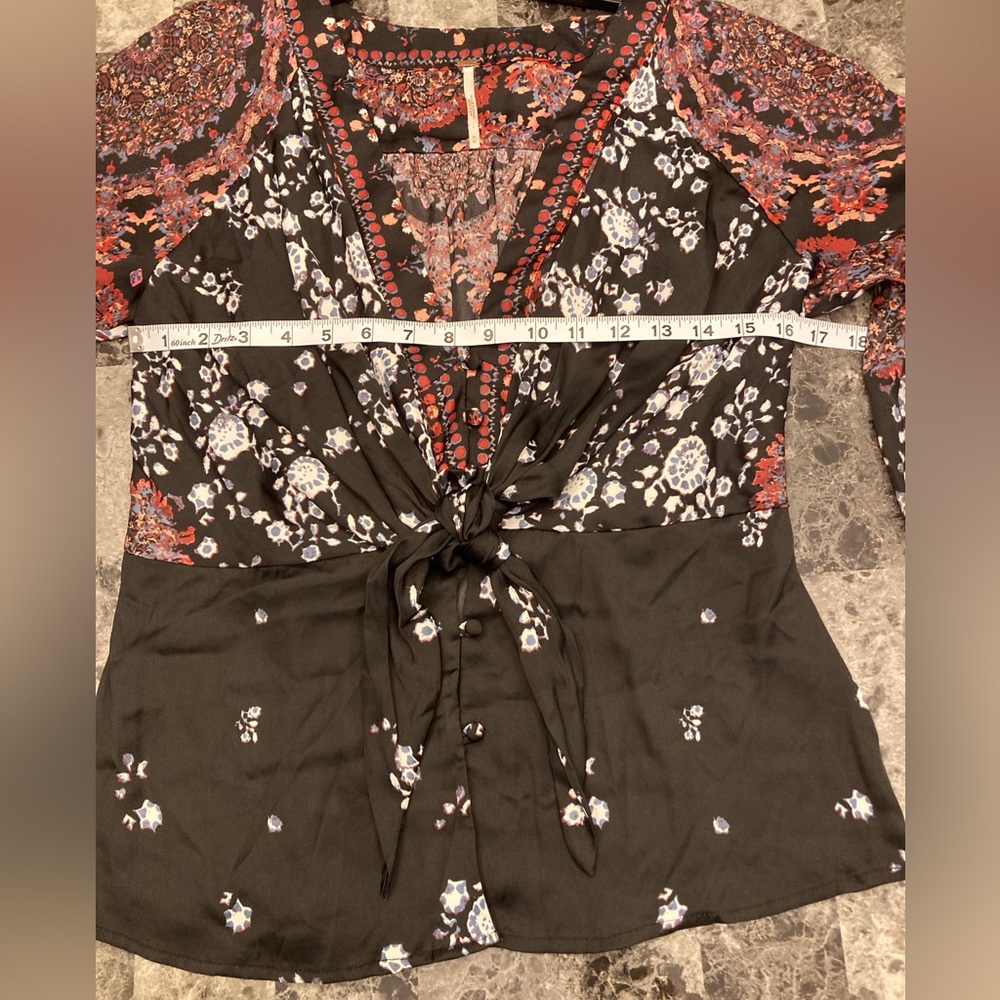 Free People Boho Artsy Multi Back Red Run Free Tunic SZ Med Front Tie Detail - Picture 9 of 15